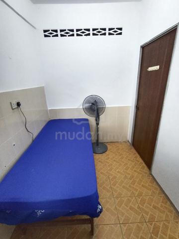 Single Room Lelaki Rumah Teres Setapak near Kem Wardieburn /LRT Wangsa 1