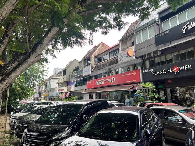3 Storey Shoplot, Persiaran Zaaba, TTDI✅️ Facing Mainroad 1