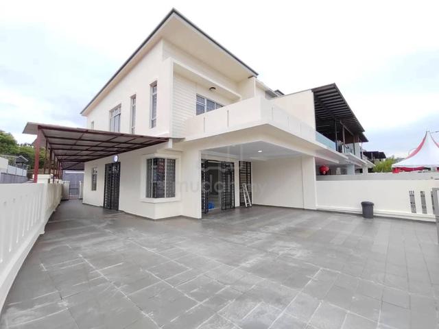 Pelangi indah End lots 4B3B with Extra land Partial Rent 1