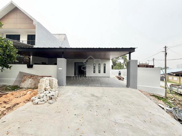 Kampung Kurnia, Larkin, Johor Bahru Single Storey Terrace Corner Lo 1