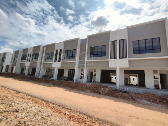New Double Storey Shop Promotion 22x70 at Botani 2