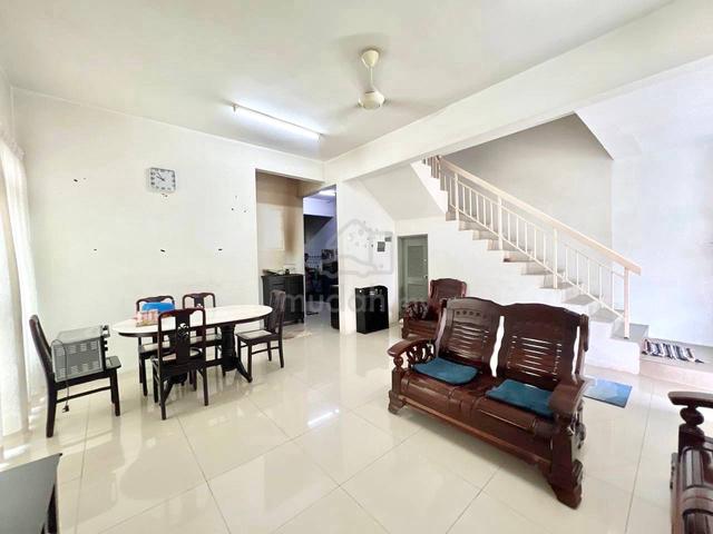 (TERMURAH) 2 Storey Semi D Cluster Royal Ivory 2, Bandar Saujana Putra 1