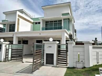 Lot Bumi --- 40x75 4+1Bilik 4Tandas & Got Jacuzzi Bathtub 1