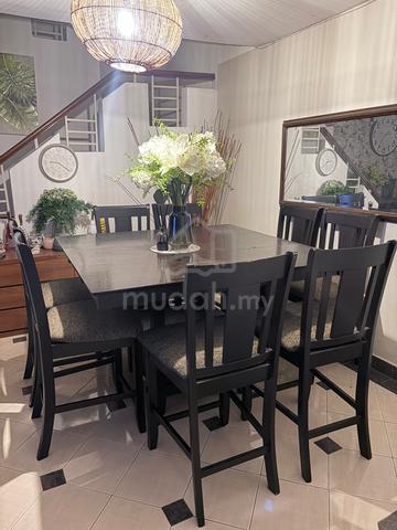 Dining Table For Let Go - photo 2 of 3
