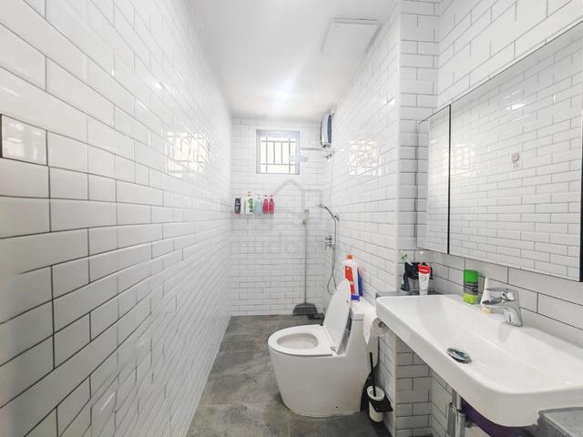 Taman Putra Impiana Puchong Double Storey Renovated Below Market Price 1