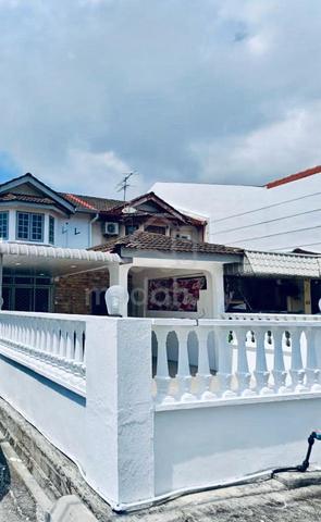 Taman Inderawasih Coener Unit 1.5 Storey Terrace House For sale 1