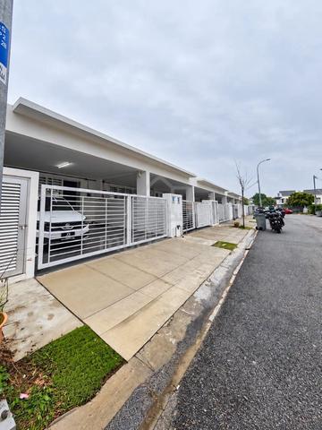 Laman Sendayan Teres Setingkat Kabinet Dapur Freehold Bumi lot Guarded 1