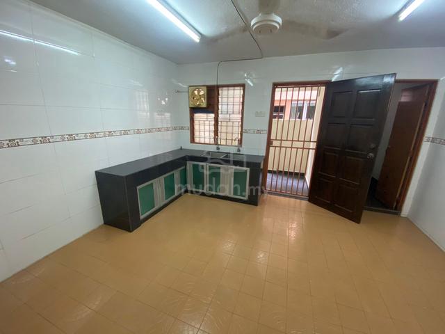 Sri Damansara 1 Double Storey For Rent 1