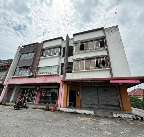 POKOK SENA TASEK GELUGOR 3STY SHOPLOT FOR SALE Nr SETIA FONTAINES 1