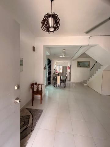 End Lot | International Lot | Freehold 1