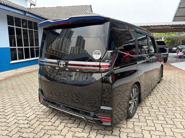 2022 Toyota VOXY 2.0 S-Z (A) GR BODY KIT FULL SPEC - 2