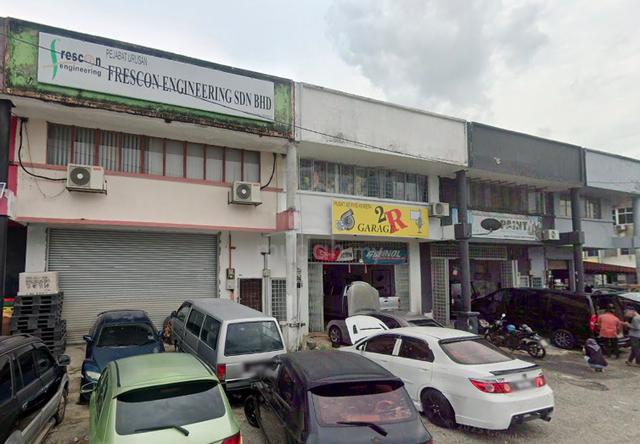 [BELOW MARKET 200K]1.5Storey Terrace Factory Tmn Industri Saujana Inda 1