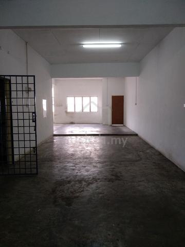 3 Storey Shop Office at Taman Putri Kulai (Near Econsave) 1