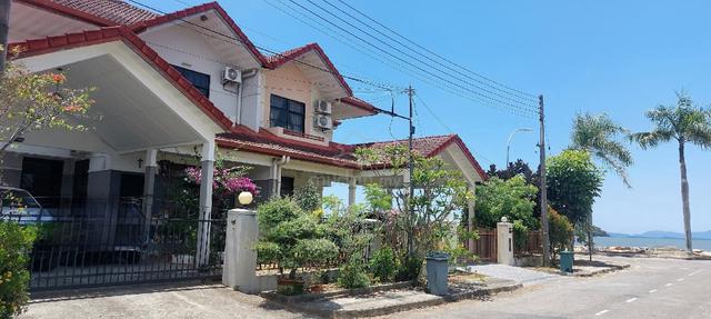 Palm Beach Villa Kinarut, Semi-D, Veranda with Staurcase Entrance 1