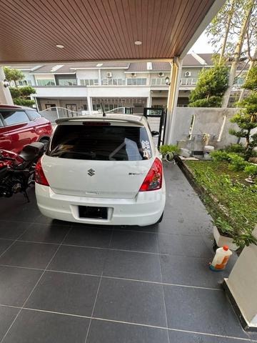 2010 Suzuki SWIFT 1.5 (A) - 2