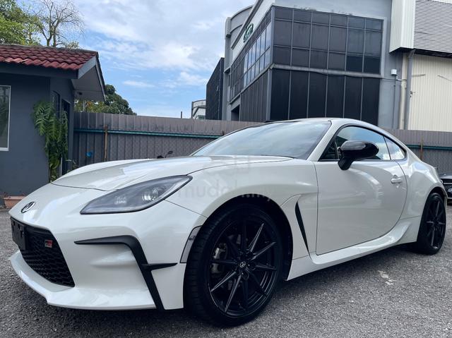 2022 Toyota GR86 2.4 RZ (M) RED & BLACK INTERIOR - 3