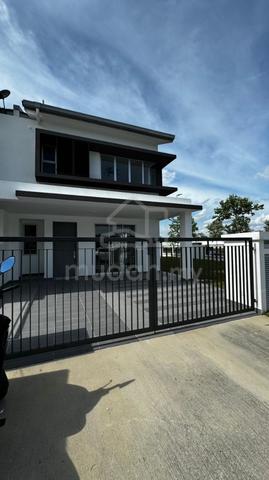 [BANDAR RIMBAYU] Brand New Corner Lot Available for Rent 1
