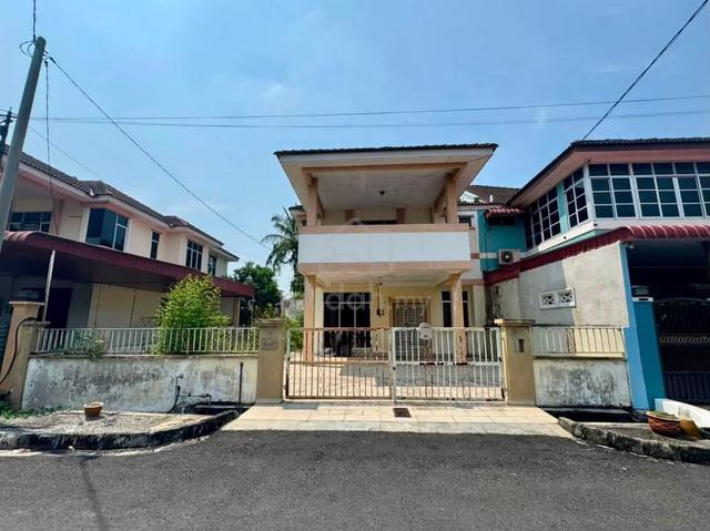 RENOVATED Semi D 2 tingkat Taman Jawi Indah, Jawi 1