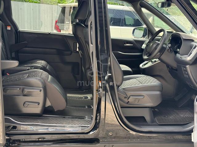 2022 Toyota VOXY 2.0 S-Z (A) - 4