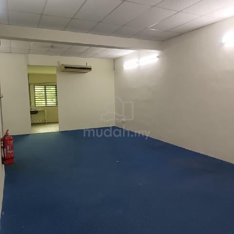 Spacious shotlot for rent at bercham 1