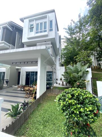 Tiara South Corner Unit For Sale (BELOW MARKET PRICE) 1