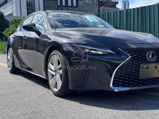 2022 6K KM RED INT 3LED BSM Lexus IS300 2.0 IS 300 - 1