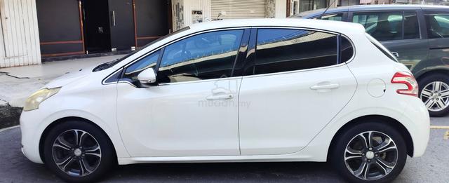 Peugeot 208 1.6(A)VTI ALLURE SPORTY EDITION - 3