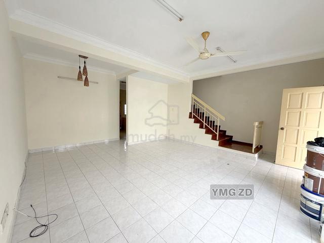 BELOW MARKET !! NON FLOOD AREA !! 2 Storey 20x65 Good Condition 1