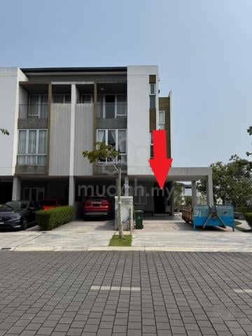 Corner Lot 3-Storey Duplex Townhouse @ Ridgefield Residence 1