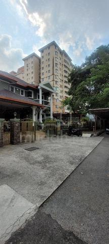 End Lot Bungalow House In Taman Maluri 1