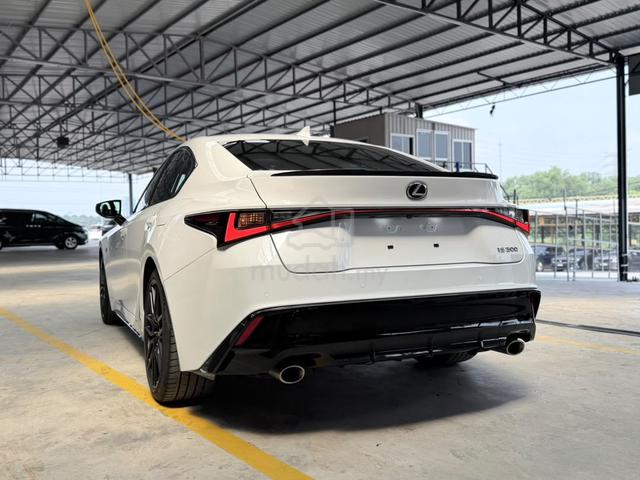 2023 Lexus IS300 2.0 F-SPORT MODE BLACK 3 WARRANTY - 4