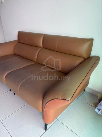 Sofa Terpakai 3 Tempat Duduk untuk Dijual  - photo 2 of 6
