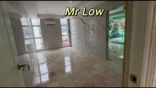 Jelutong Commercial Bungalow For Rent | 10,000 sqft | With Lift 1