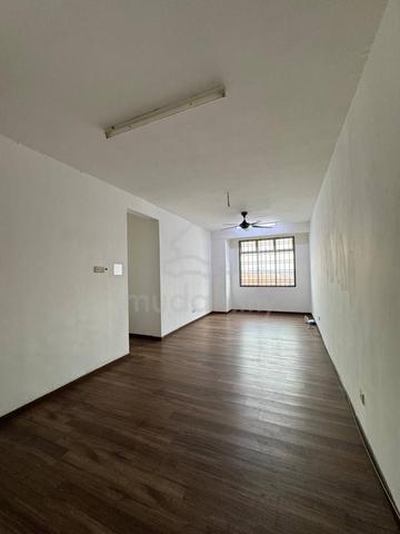 Indah Court Apartment (Bukit Indah) 1