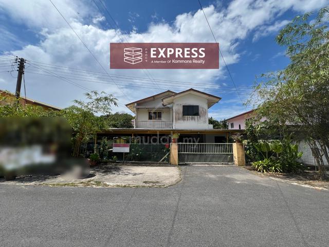Double Storey Bungalow House at Lai Pau Garden, Miri 1