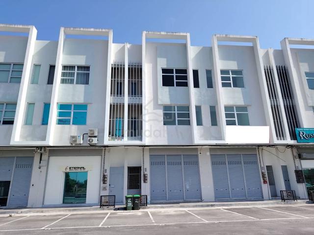 Shoplot Ground Floor Untuk Disewa - Taman Kristal 1