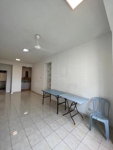 Indah Court Apartment (Bukit Indah) 1