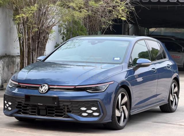 2025 Volkswagen GOLF GTI 2.0 IQ.Drive MK8.5 (A) - 1