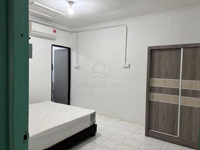 Bintulu aircond room with personal bathroom for rent 1