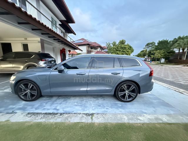 2022 Volvo V60 2.0 RECHARGE T8 (A) - 4