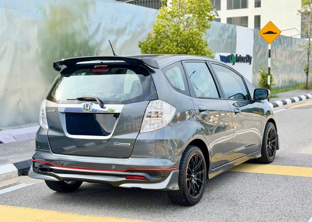 2014 Honda JAZZ 1.3 HYBRID FACELIFT (A) - 5
