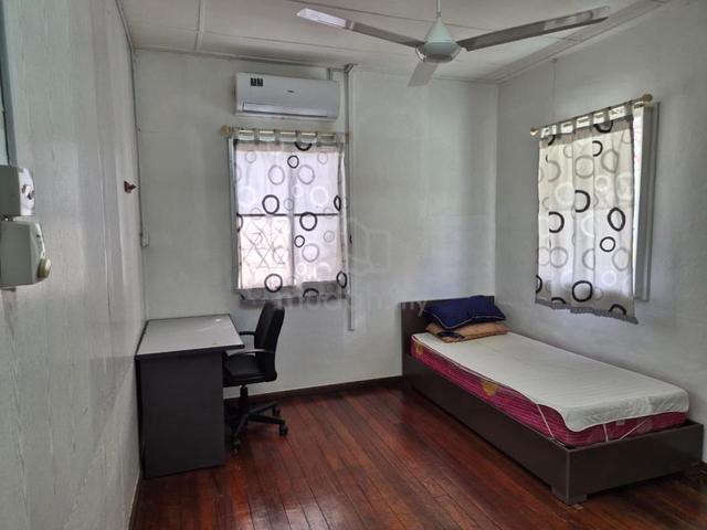 Room for rent @ Taman Antarabangsa Likas (Male Tenant Preferred) 1