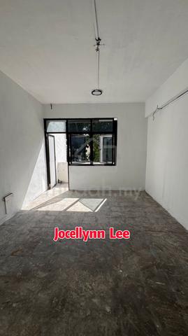Second Floor Commercial Shop Lot For Rent, Jelutong, Penang 1