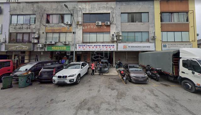 End Lot 3 Storey Shoplot @ Mesra Niaga, Taman Mesra, Kajang 1