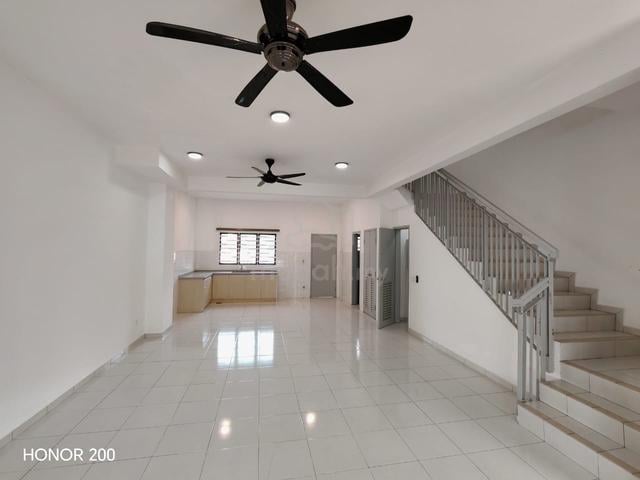 Setia Permai 2 Setia Alam with kitchen cabinet For Rent 1