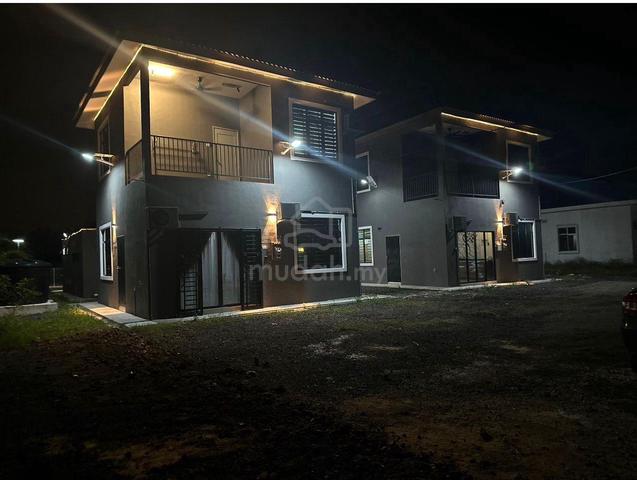Banglo 2 tingkat available September sahaja 1
