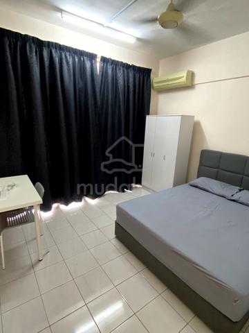 Balcony room with aircond at Wangsa Metroview near LRT Wangsa Maju 1