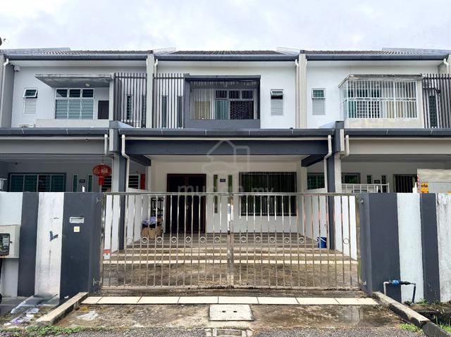 Double Storey Teres, UNI CENTRAL 1