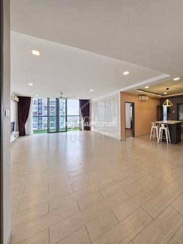 LakeFront Residence 1