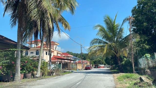 Bangi Avenue near Bandar Seri Putra Bungalow Lot Land Freehold 1